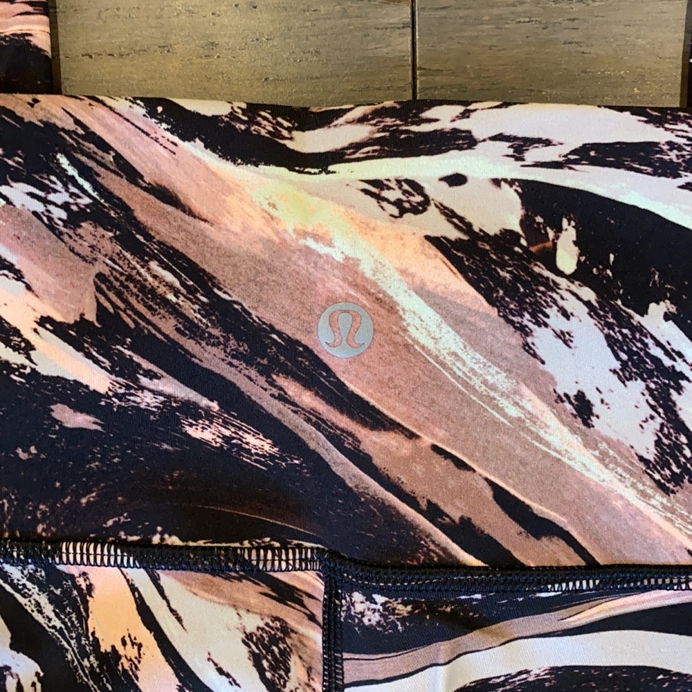 Lululemon Wunder Under High Rise 7/8 Luxtreme 25” - Picture 4 of 17